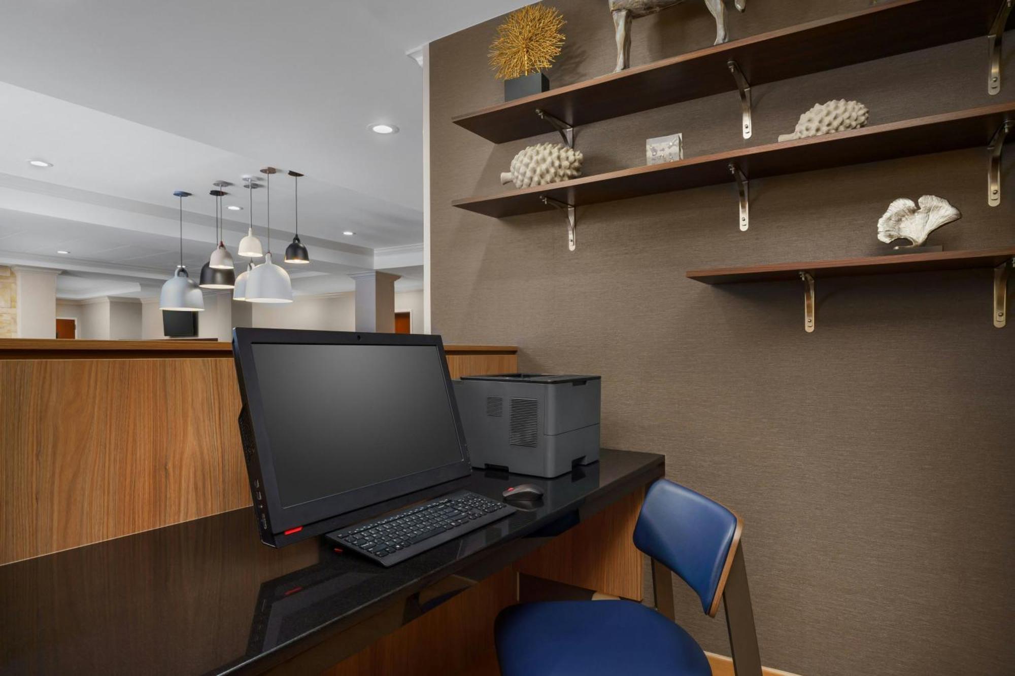 Hotel Fairfield & 3*
